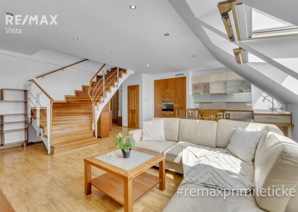 NA PREDAJ 3-izbový mezanín v Starom Meste pod hradom