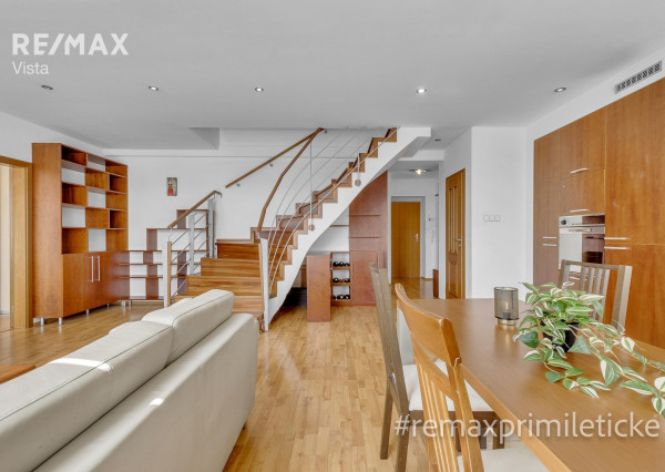 NA PREDAJ 3-izbový mezanín v Starom Meste pod hradom