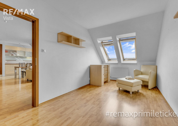 NA PREDAJ 3-izbový mezanín v Starom Meste pod hradom