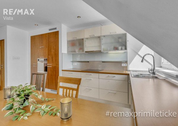 NA PREDAJ 3-izbový mezanín v Starom Meste pod hradom