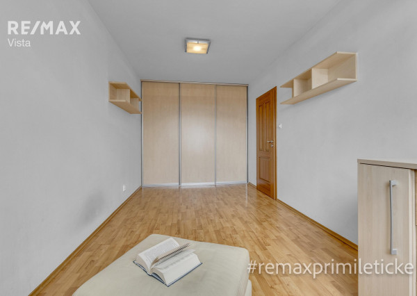 NA PREDAJ 3-izbový mezanín v Starom Meste pod hradom