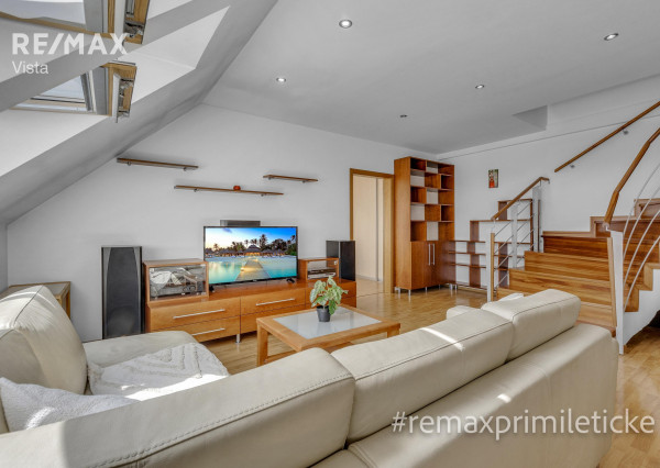 NA PREDAJ 3-izbový mezanín v Starom Meste pod hradom