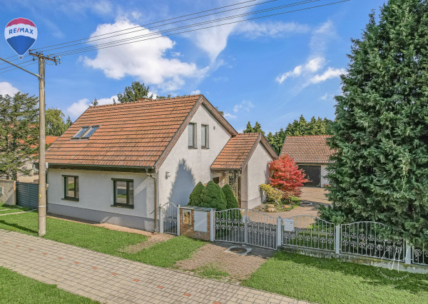 RODINNÝ DOM S VEĽKORYSÝM POZEMKOM 2987 m² – PÁC PRI CÍFERI