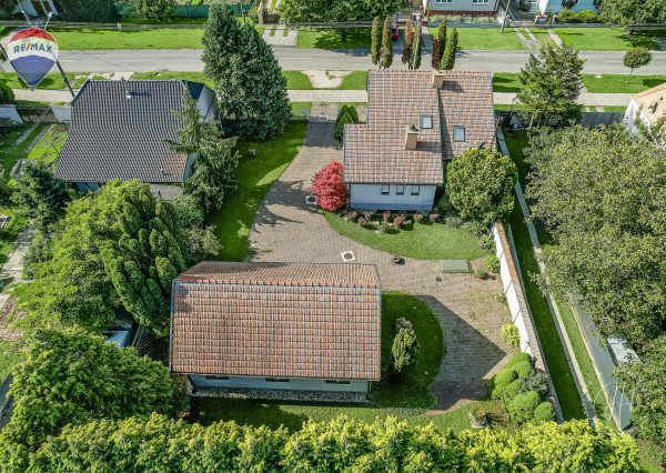 RODINNÝ DOM S VEĽKORYSÝM POZEMKOM 2987 m² – PÁC PRI CÍFERI