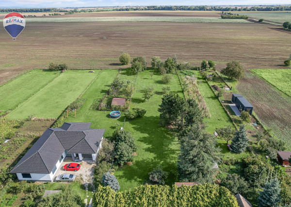 RODINNÝ DOM S VEĽKORYSÝM POZEMKOM 2987 m² – PÁC PRI CÍFERI