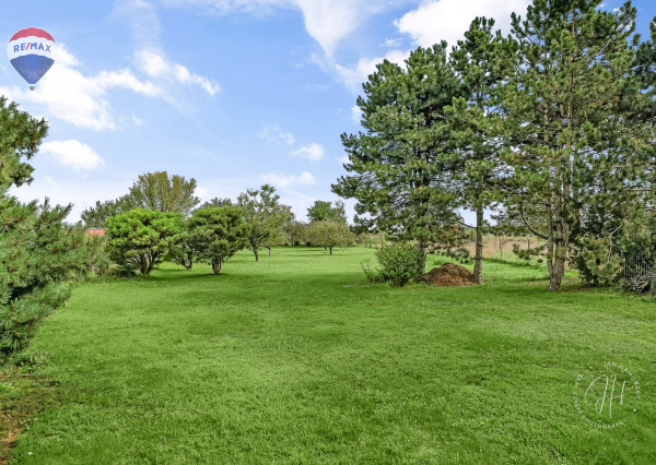 RODINNÝ DOM S VEĽKORYSÝM POZEMKOM 2987 m² – PÁC PRI CÍFERI