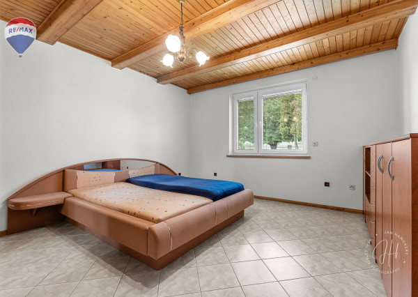 RODINNÝ DOM S VEĽKORYSÝM POZEMKOM 2987 m² – PÁC PRI CÍFERI