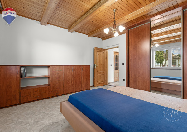 RODINNÝ DOM S VEĽKORYSÝM POZEMKOM 2987 m² – PÁC PRI CÍFERI