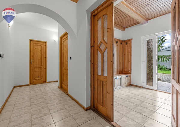 RODINNÝ DOM S VEĽKORYSÝM POZEMKOM 2987 m² – PÁC PRI CÍFERI