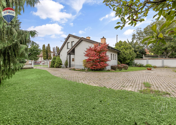 RODINNÝ DOM S VEĽKORYSÝM POZEMKOM 2987 m² – PÁC PRI CÍFERI