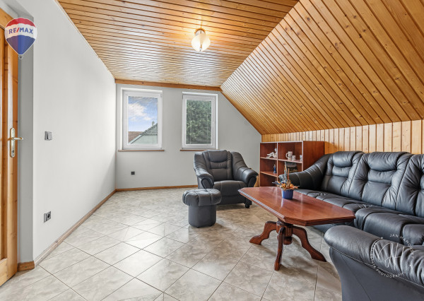 RODINNÝ DOM S VEĽKORYSÝM POZEMKOM 2987 m² – PÁC PRI CÍFERI