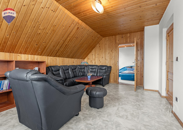 RODINNÝ DOM S VEĽKORYSÝM POZEMKOM 2987 m² – PÁC PRI CÍFERI