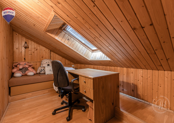 RODINNÝ DOM S VEĽKORYSÝM POZEMKOM 2987 m² – PÁC PRI CÍFERI