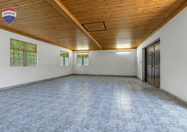 RODINNÝ DOM S VEĽKORYSÝM POZEMKOM 2987 m² – PÁC PRI CÍFERI