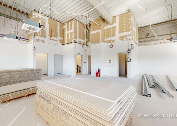 MODERNÝ LOGISTICKO-VÝROBNÝ AREÁL S VÝNIMOČNOU DOSTUPNOSŤOU