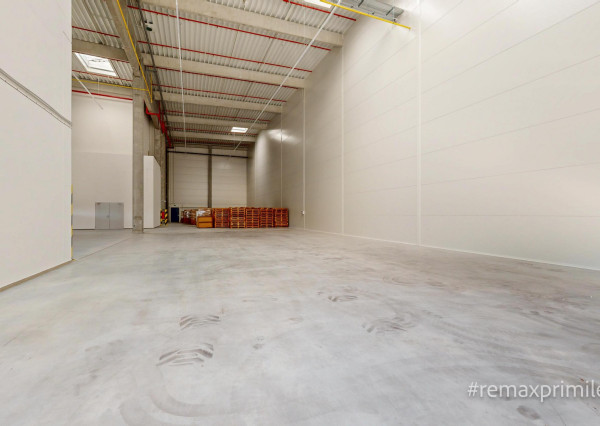 MODERNÝ LOGISTICKO-VÝROBNÝ AREÁL S VÝNIMOČNOU DOSTUPNOSŤOU