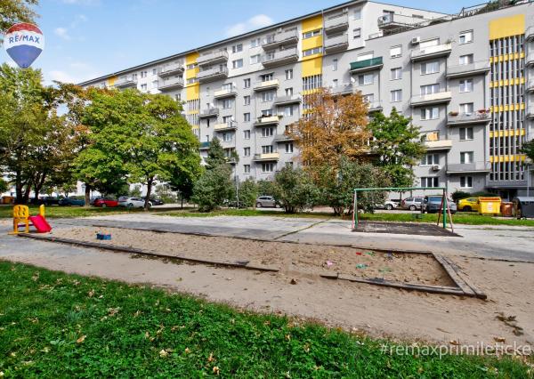 NA PREDAJ 1-izbový byt na Trenčianskej ulici