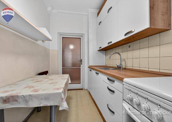 NA PREDAJ 1-izbový byt na Trenčianskej ulici