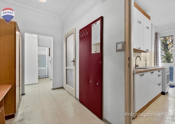 NA PREDAJ 1-izbový byt na Trenčianskej ulici