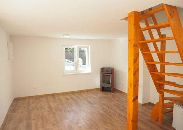 PREDAJ: Chata celoroč. obyv.3-izb.,62m2,poz. 177m2,Súkromie,Zaskl.terasa,Bratislava/Vajnorské jazerá