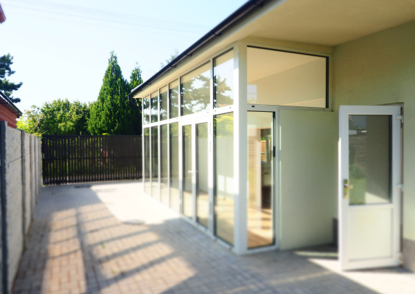 PREDAJ: Chata celoroč. obyv.3-izb.,62m2,poz. 177m2,Súkromie,Zaskl.terasa,Bratislava/Vajnorské jazerá