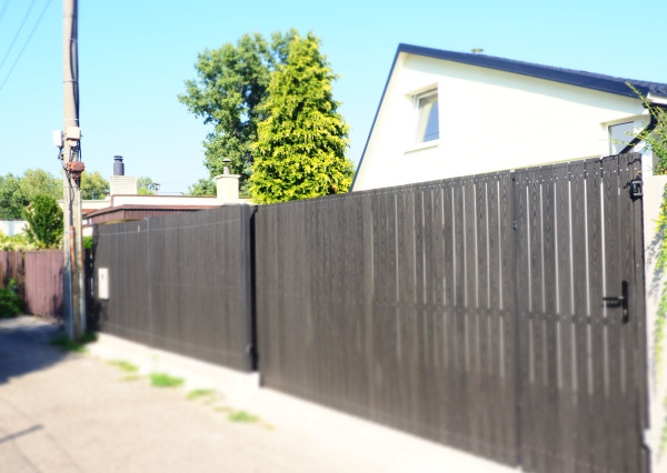 PREDAJ: Chata celoroč. obyv.3-izb.,62m2,poz. 177m2,Súkromie,Zaskl.terasa,Bratislava/Vajnorské jazerá