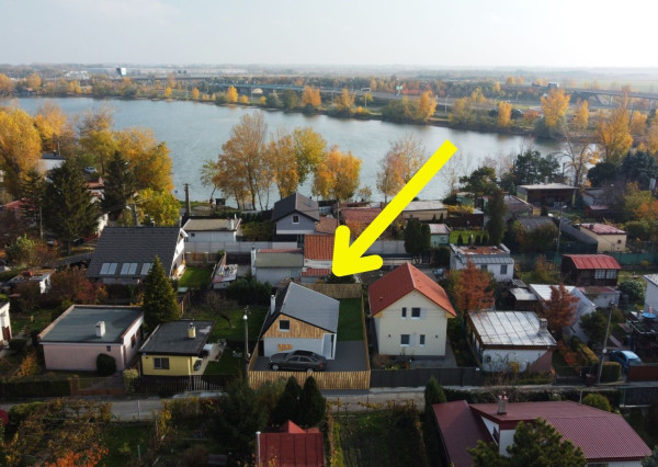 PREDAJ: Chata celoroč. obyv.3-izb.,62m2,poz. 177m2,Súkromie,Zaskl.terasa,Bratislava/Vajnorské jazerá