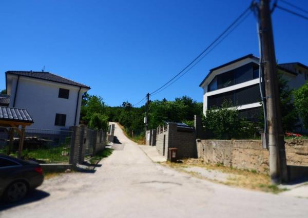NA PREDAJ: Pozemok (rekreačný) 2033m2, ulica Stará Stupavská, BA III - Rača