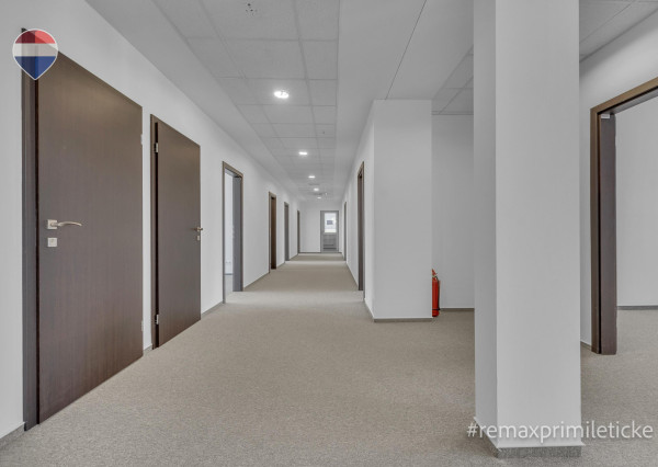 Priestranné kancelárske priestory 300 m² na prenájom | Pestovateľská ulica, Bratislava – Ružinov