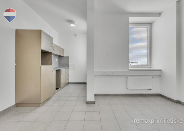 Priestranné kancelárske priestory 300 m² na prenájom | Pestovateľská ulica, Bratislava – Ružinov