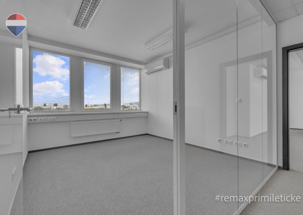 Priestranné kancelárske priestory 300 m² na prenájom | Pestovateľská ulica, Bratislava – Ružinov