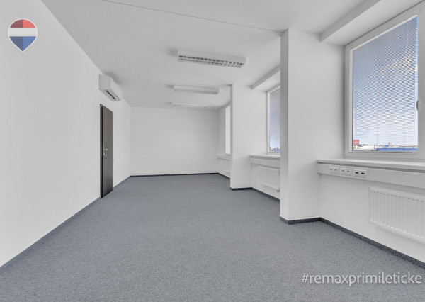 Priestranné kancelárske priestory 300 m² na prenájom | Pestovateľská ulica, Bratislava – Ružinov