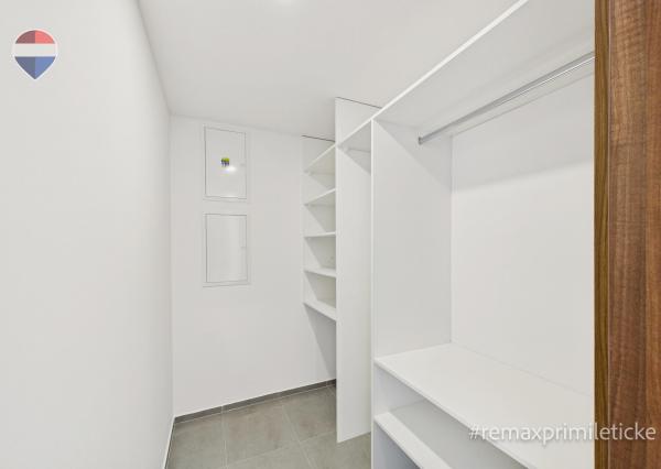 Priestranný 2-izbový byt s balkónom, parkovaním, Jarabinková