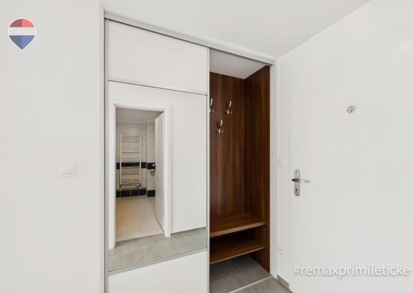 Priestranný 2-izbový byt s balkónom, parkovaním, Jarabinková