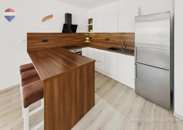 Priestranný 2-izbový byt s balkónom, parkovaním, Jarabinková