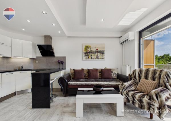 Priestranný 2-izbový byt, 46 m² s terasou a parkovaním