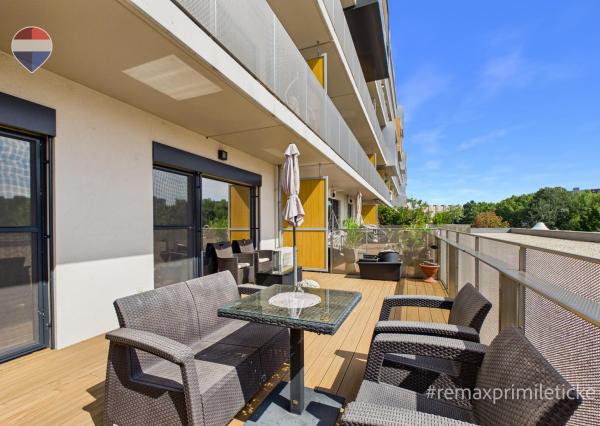 Priestranný 2-izbový byt, 46 m² s terasou a parkovaním