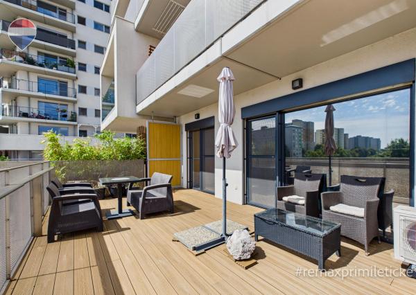 Priestranný 2-izbový byt, 46 m² s terasou a parkovaním